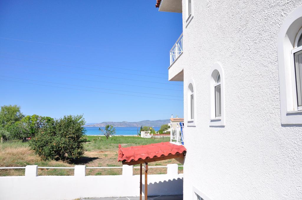 Phoenix Beachside Condos Kokkónion Екстериор снимка